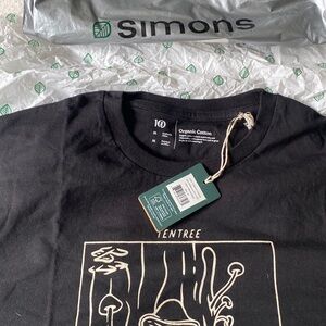 Black Tentree organic cotton t-shirt, size M. From Simon’s, and never worn!